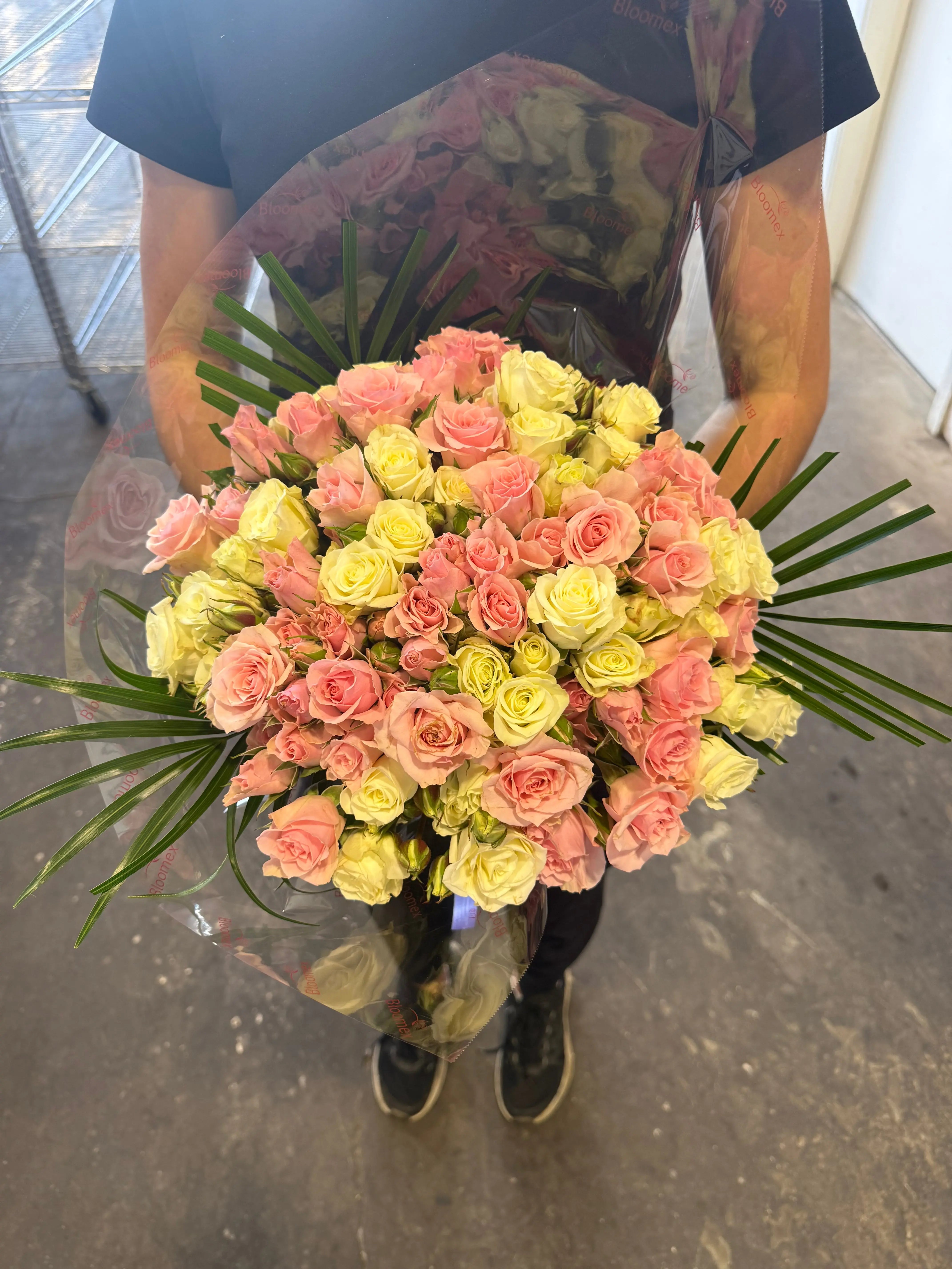 100 Blooms of White & Pink Spray Roses Fleur Concept